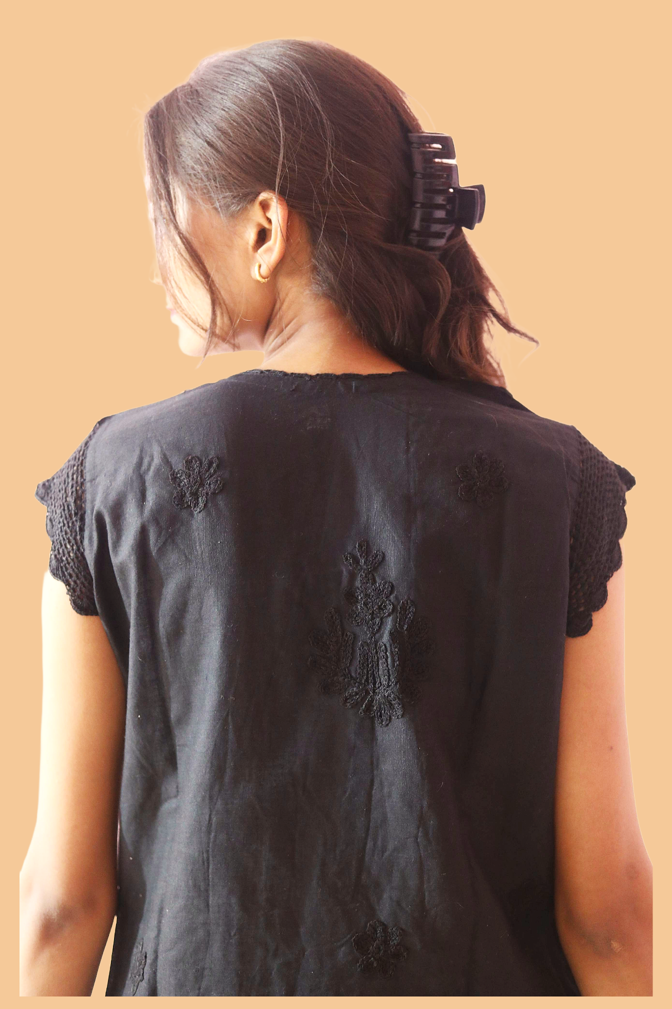 KurtiVerse Short Sleeve Cotton Kurti with Machine Embroidery